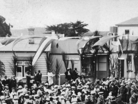 Bow Street during the Governor-General's visit, 1922